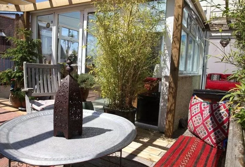 Aamiaismajoitus (B&B) Driftwood Beach House