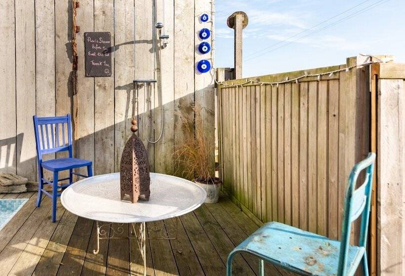 مبيت وإفطار Driftwood Beach House