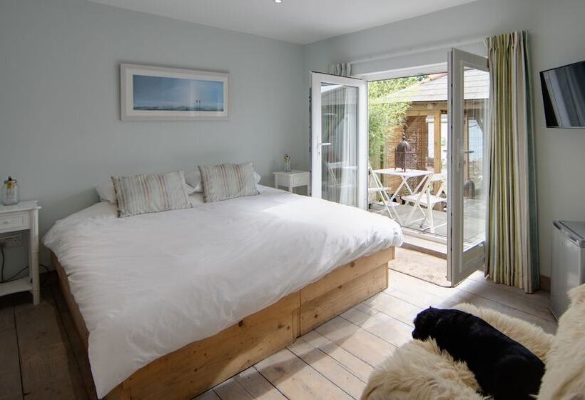 مبيت وإفطار Driftwood Beach House