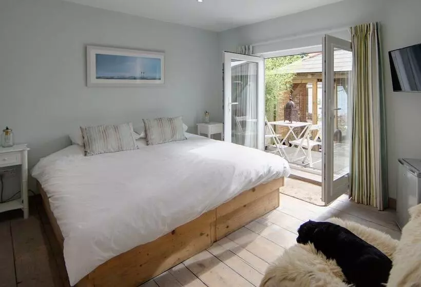 Aamiaismajoitus (B&B) Driftwood Beach House