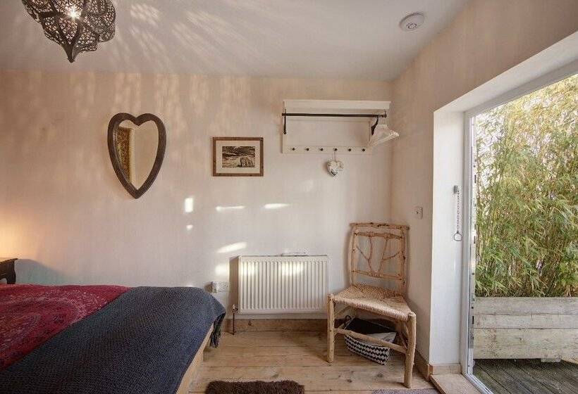 مبيت وإفطار Driftwood Beach House