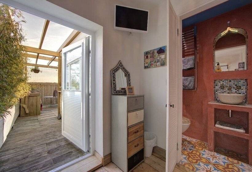 مبيت وإفطار Driftwood Beach House