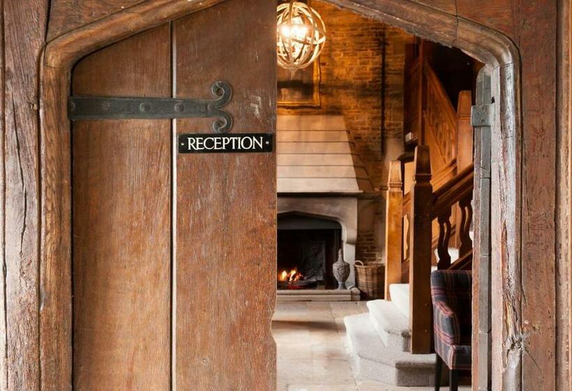 فندق فئة نجمة واحدة The Shaven Crown