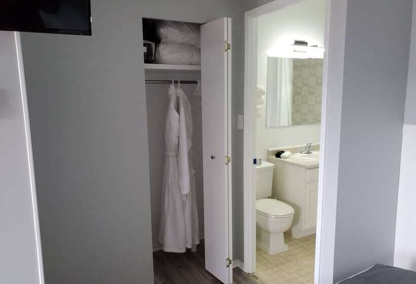 هتل Celadon Lodge