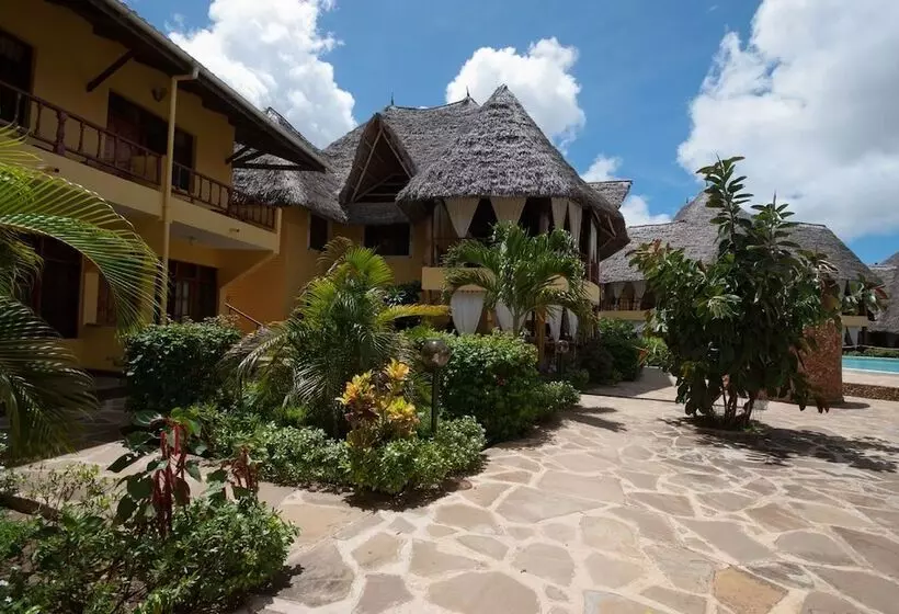هتل Double Heart Malindi Resort