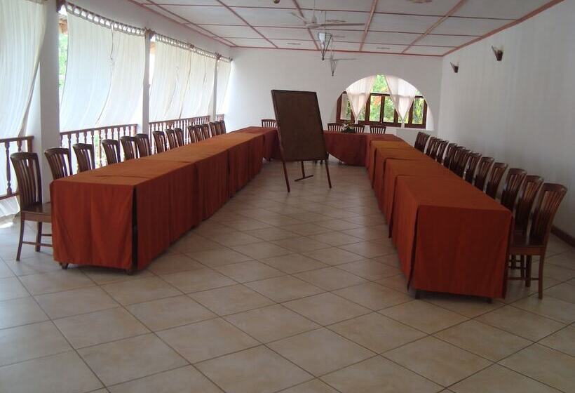 هتل Double Heart Malindi Resort