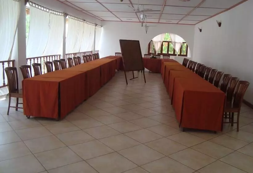 هتل Double Heart Malindi Resort