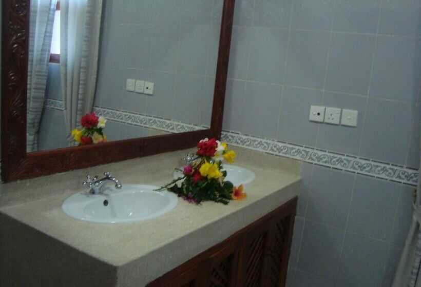 هتل Double Heart Malindi Resort