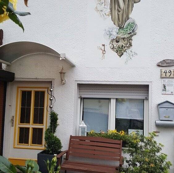 ホテル Ferienhaus Am Schloss Sayn