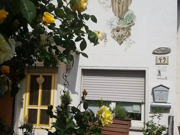 Hotelli Ferienhaus Am Schloss Sayn