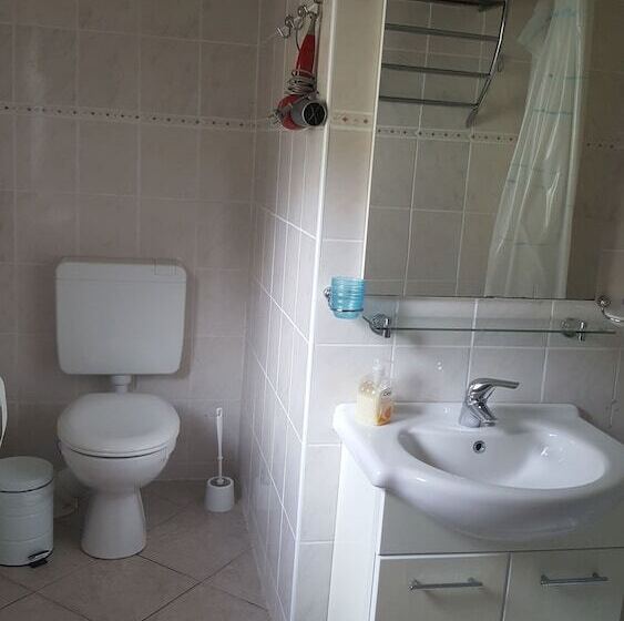 ホテル Ferienhaus Am Schloss Sayn