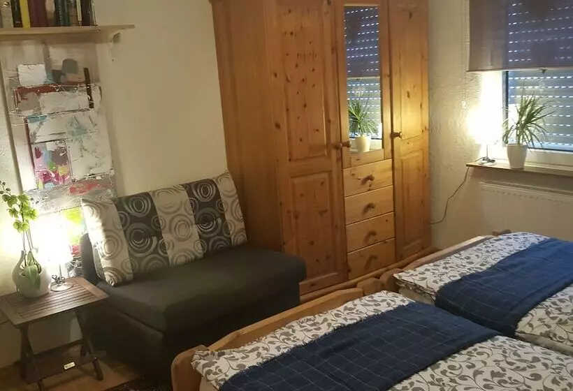 Hotelli Ferienhaus Am Schloss Sayn