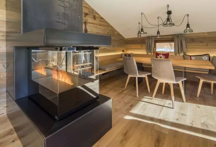 Hotelli Haus Sonnblick Penthouse Lodge