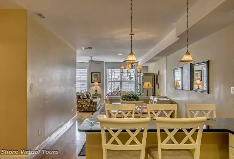 Hotelli Hemingways By The Sea