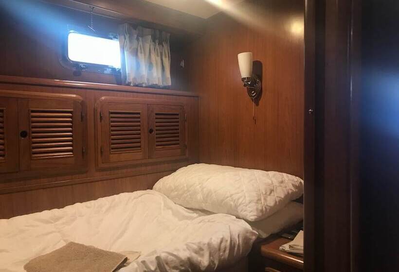 Hotel Motor Yacht Calypso