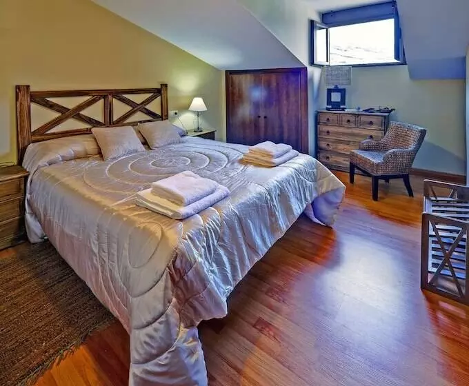 Hotelli Senderos Del Jerte