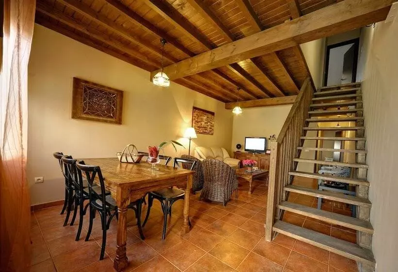 Hotelli Senderos Del Jerte