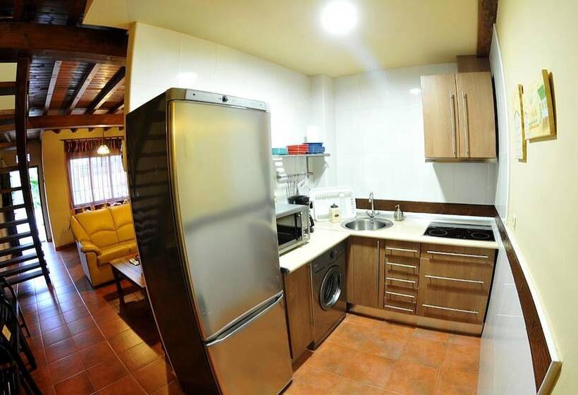 فندق Senderos Del Jerte