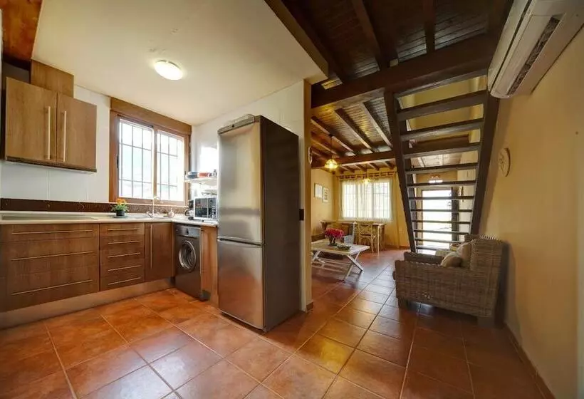 Hotelli Senderos Del Jerte