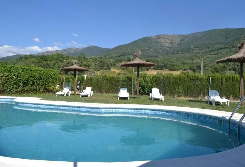 Hotelli Senderos Del Jerte