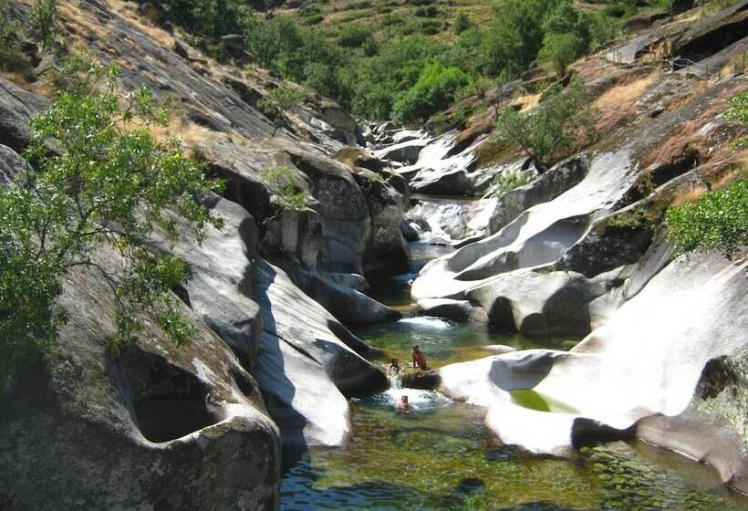 فندق Senderos Del Jerte