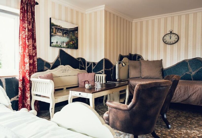 هتل ästad Vingård