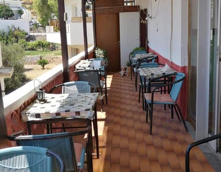 호텔 Zakros Rooms Restaurant