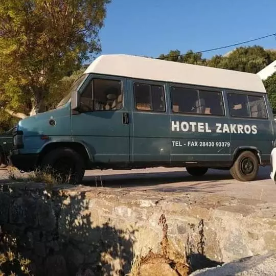 Hotelli Zakros Rooms Restaurant