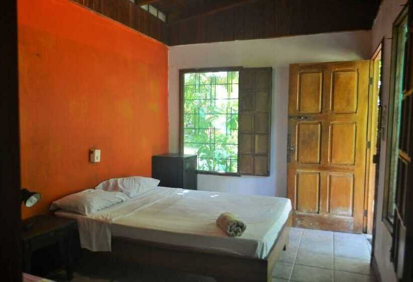 Mi Casa Hostel & Hotel El Tesoro