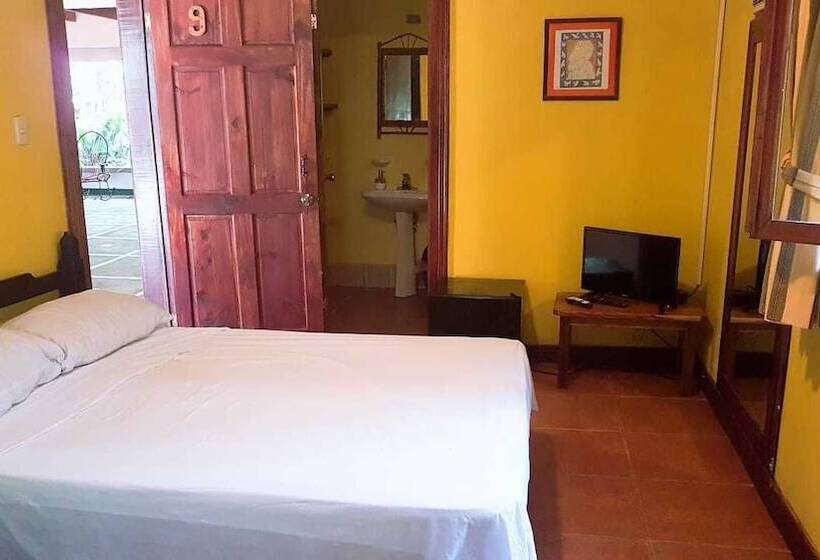 Mi Casa Hostel & Hotel El Tesoro