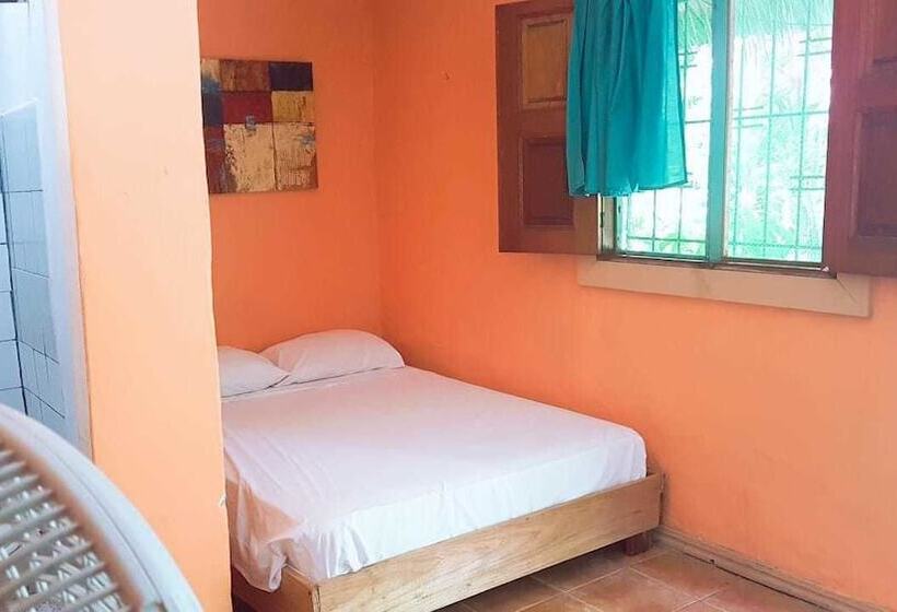 Mi Casa Hostel & Hotel El Tesoro