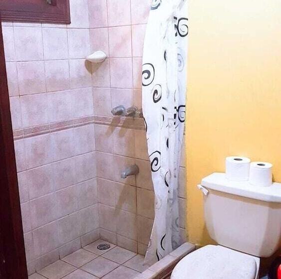 Mi Casa Hostel & Hotel El Tesoro