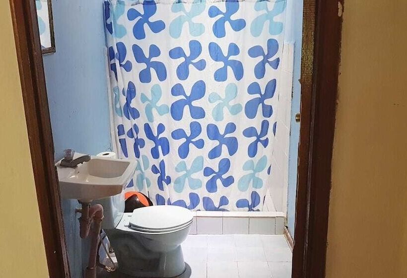 Mi Casa Hostel & Hotel El Tesoro