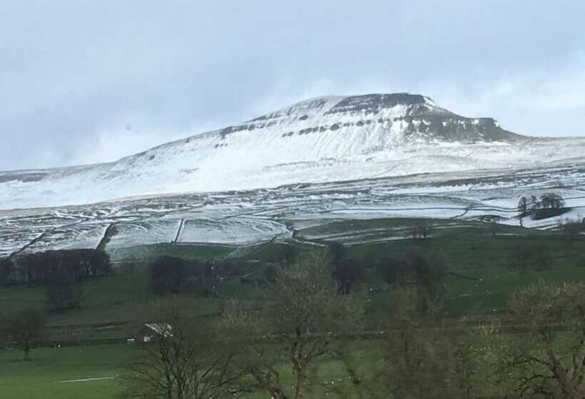 Middle Studfold Farm B&b