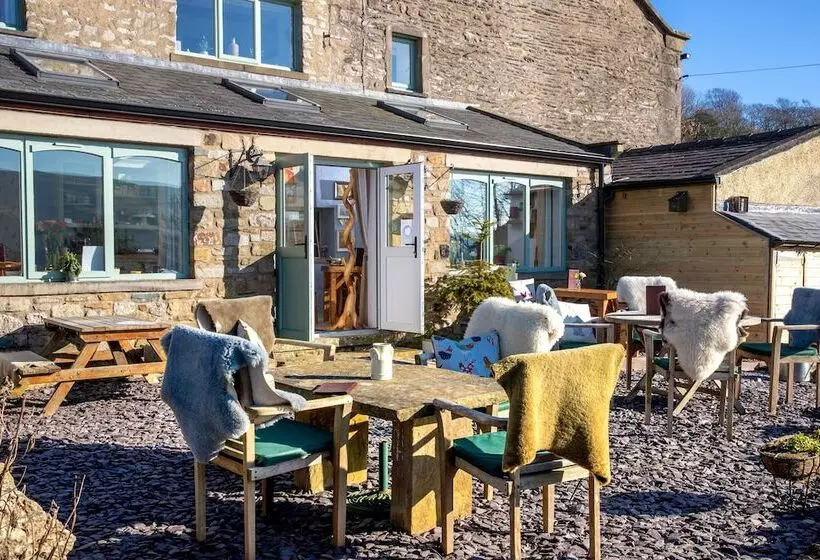 Middle Studfold Farm B&b