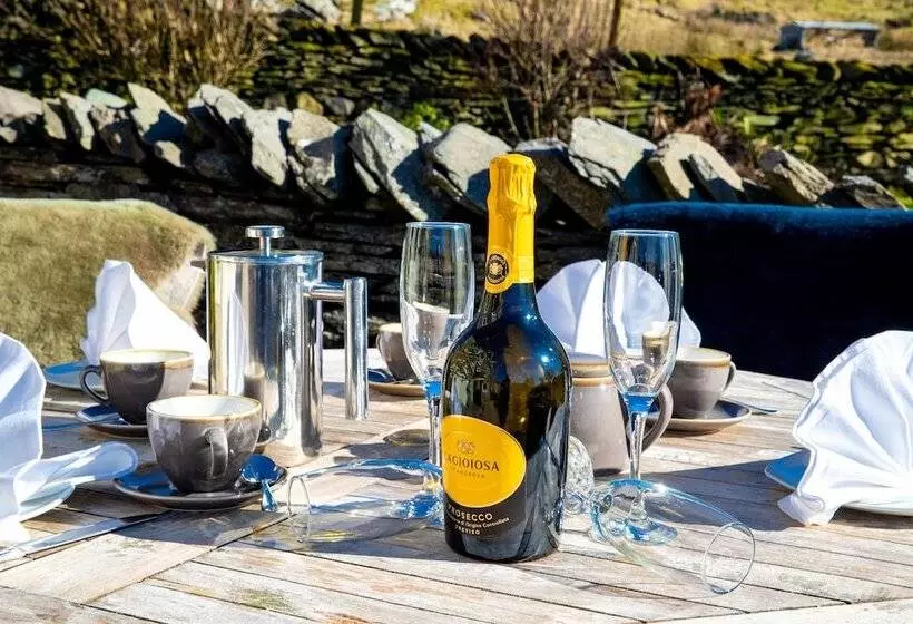 Middle Studfold Farm B&b