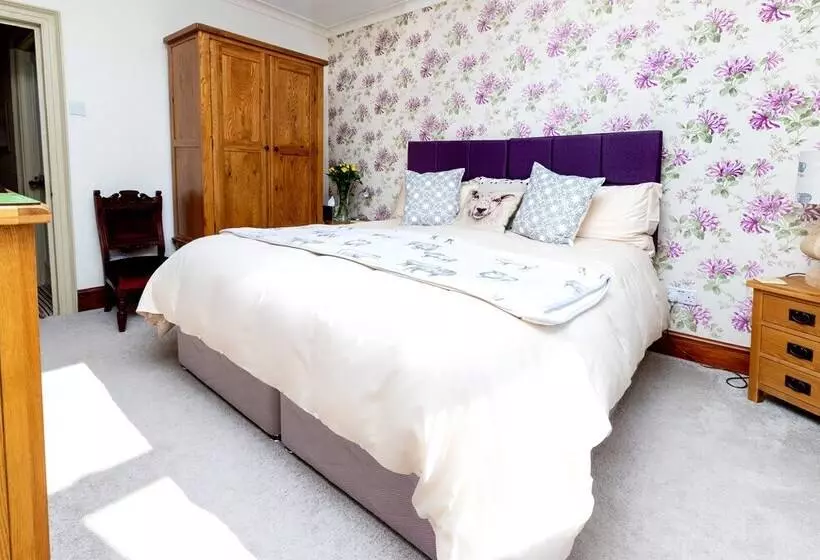 Middle Studfold Farm B&b