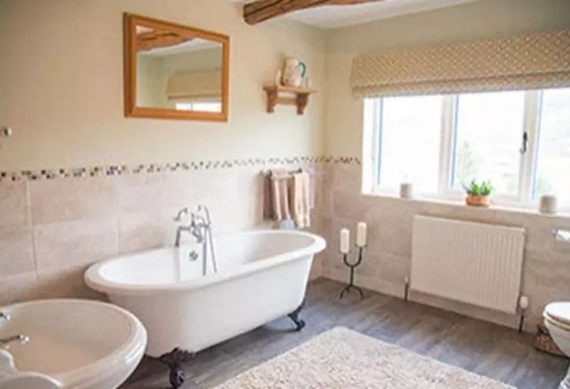 Middle Studfold Farm B&b