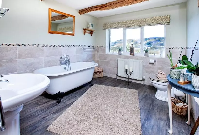 Middle Studfold Farm B&b