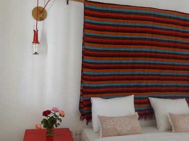 پانسیون Art'gana Lodge