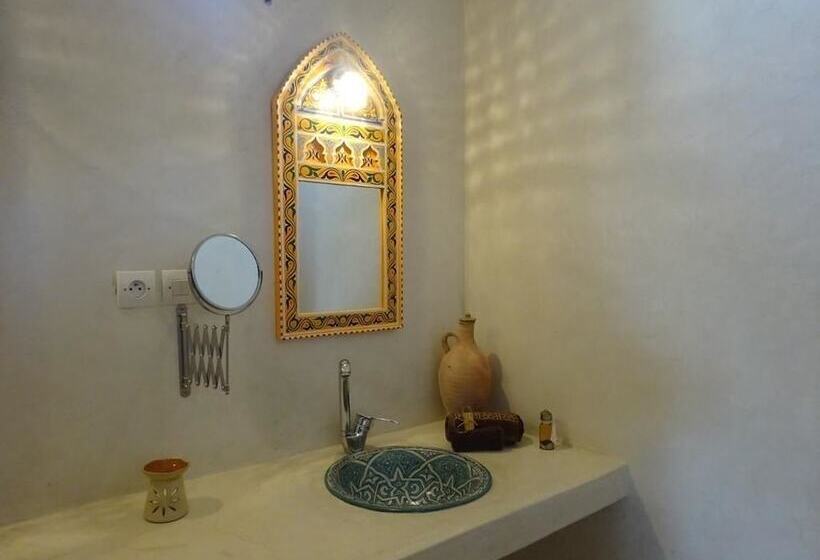 پانسیون Art'gana Lodge