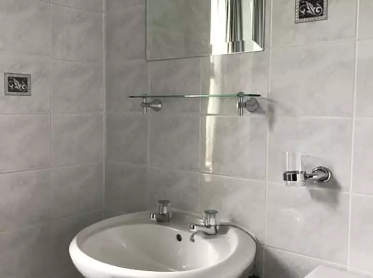 Majatalo Dunvegan House Guest House