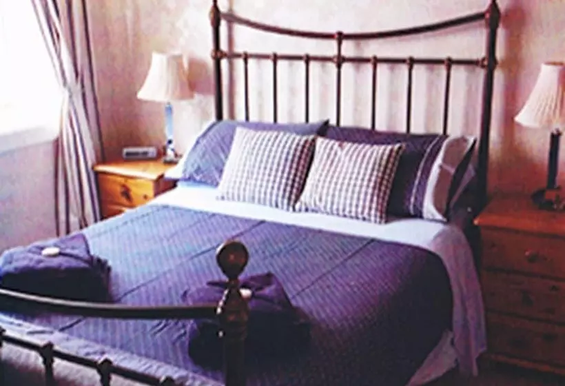 Majatalo Dunvegan House Guest House