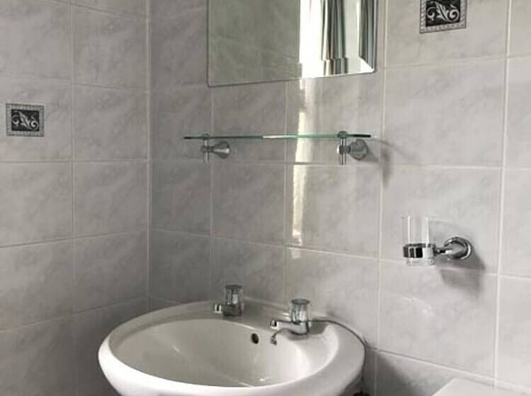 ペンション Dunvegan House Guest House