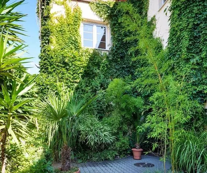 Majatalo Penzion Exotic