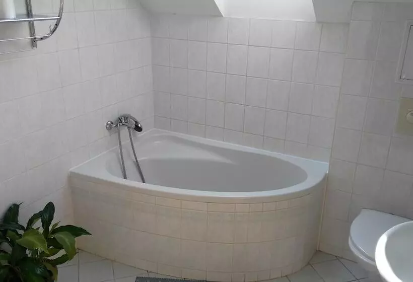 Majatalo Penzion Exotic