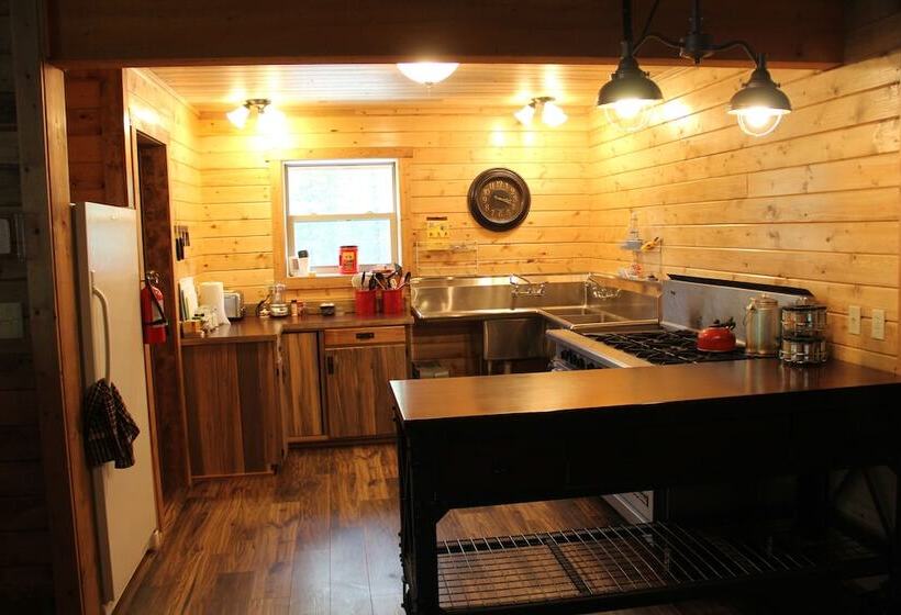 Sugar Loaf Lodge & Cabins