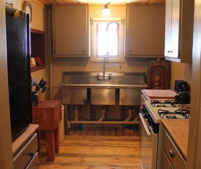 Sugar Loaf Lodge & Cabins