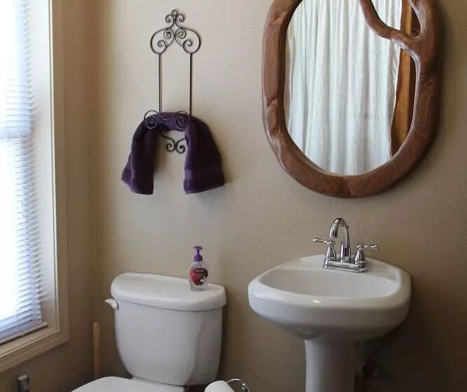 Sugar Loaf Lodge & Cabins