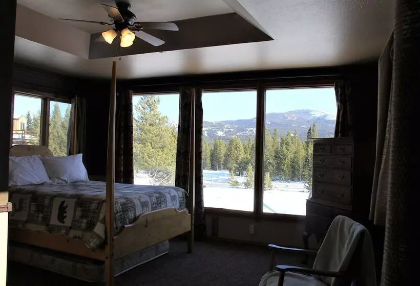 Sugar Loaf Lodge & Cabins